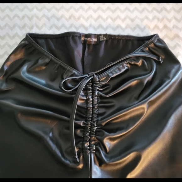 Black PU Ruched Front Flared Pants - Picture 3 of 3